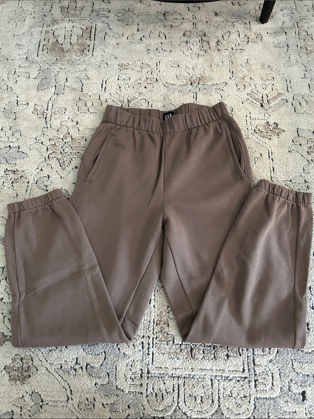 Gap Women’s High Rise VintageSoft Joggers, light brown, XS